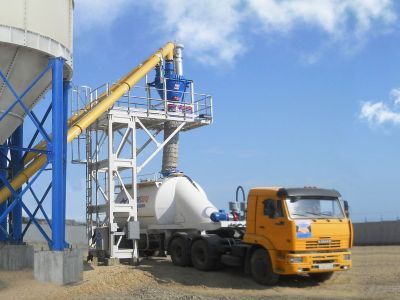 TELESCOPIC CEMENT LOADING SYSTEM